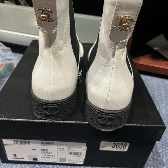 Authentic Chanel booties, worn once , logos on it perfect condition ! - Picture 6 of 11